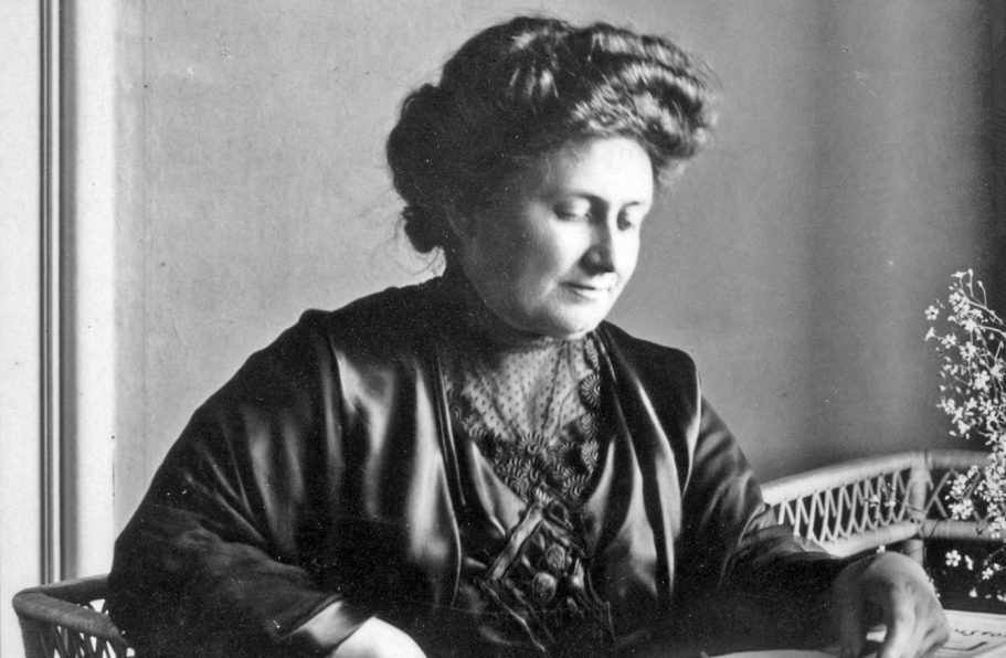 Schwarz-weiß Bild von Maria Montessori