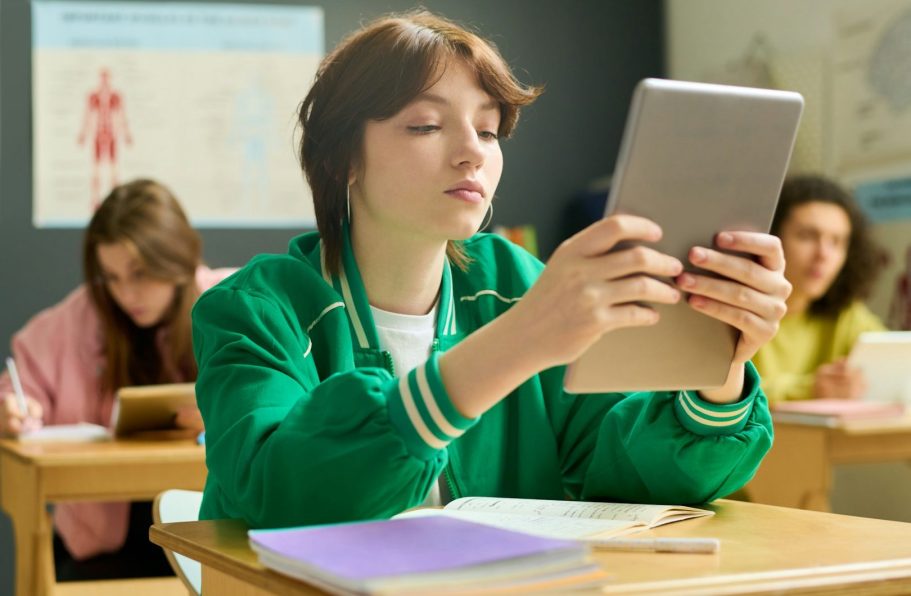 Schwarz-weiß Bild von Maria Montessori