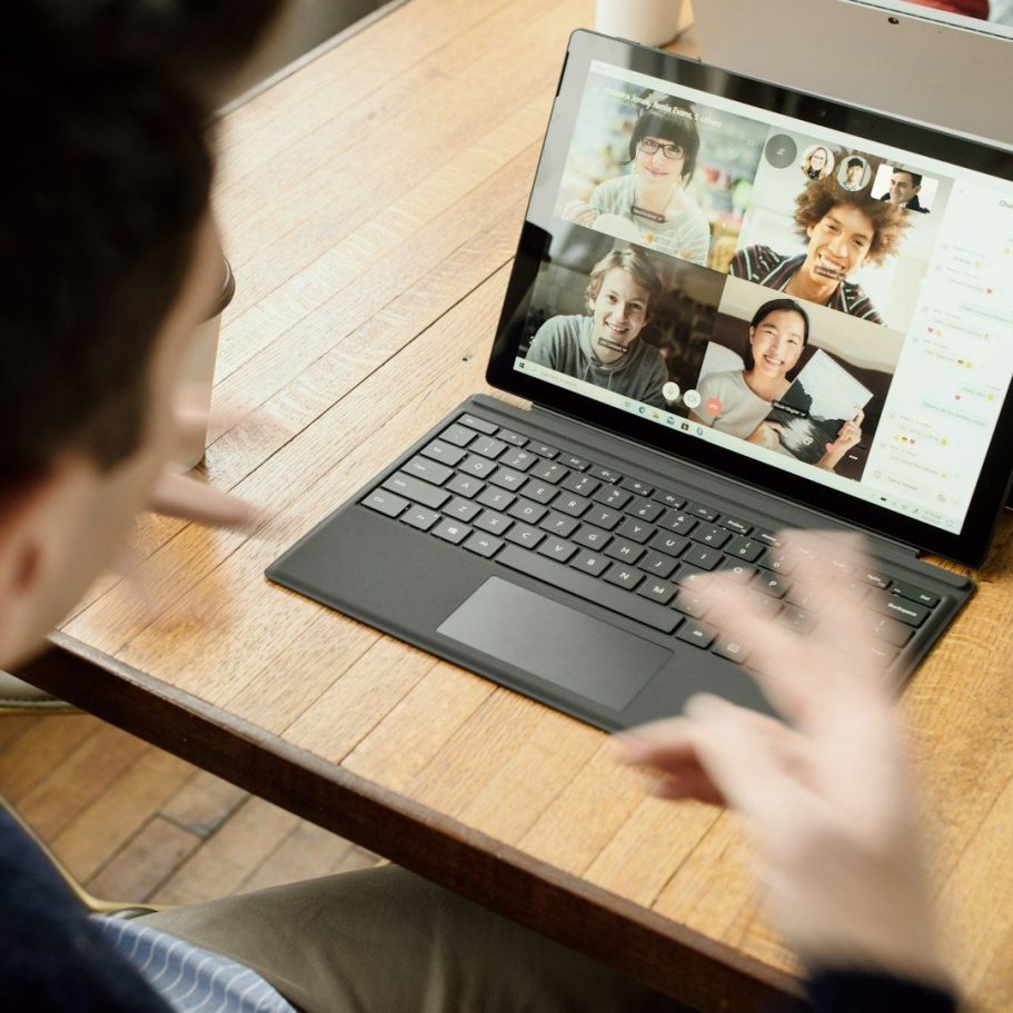So lernst du mit mir Blended Learning & Online-Live-Seminare: Verknüpfung von verschiedenen Lernmethoden. Community Learning und kollaborativ arbeiten.