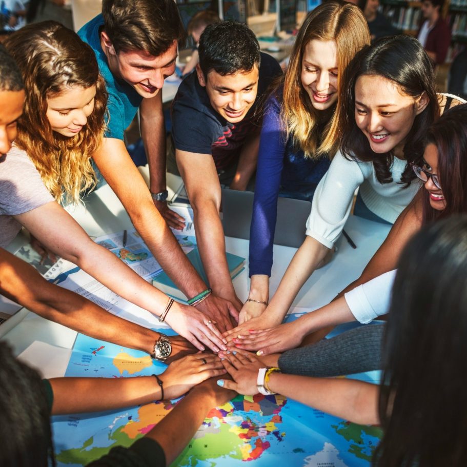 So lernst du mit mir Blended Learning & Online-Live-Seminare: Verknüpfung von verschiedenen Lernmethoden. Community Learning und kollaborativ arbeiten.